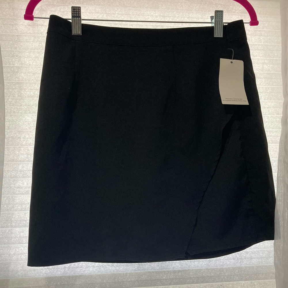 NWT Tobi Black Mini Skirt Medium!